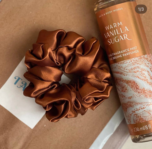 Cocoa Satin Scrunchie 🍫🤎